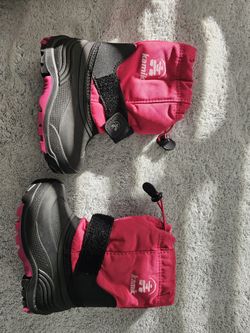 Like New Size 9 Kamik Pink Girls Snowboots