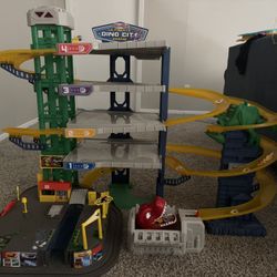 ULTIMATE DINO CITY GARAGE SET (SEE DESCRIPTION)