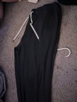Grey work out sweat pants very comfy only used one time size: large