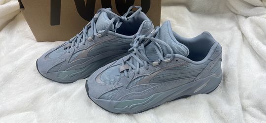 Yeezy boost 700 b2 sales