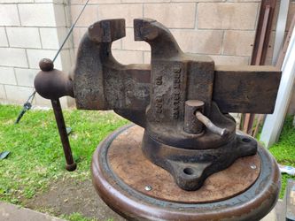 Rock Island No. 573  4" Swivel Base Bench Vise