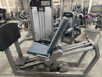 Life fitness leg press