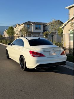 2015 Mercedes Benz cla250