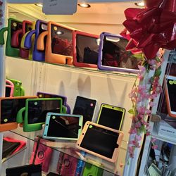 Ipad AIR $125. IPAD CARGADORES Y PROTECTORES INCLUIDO IPAD  PROTECTOR CHARGER INCLUDED 