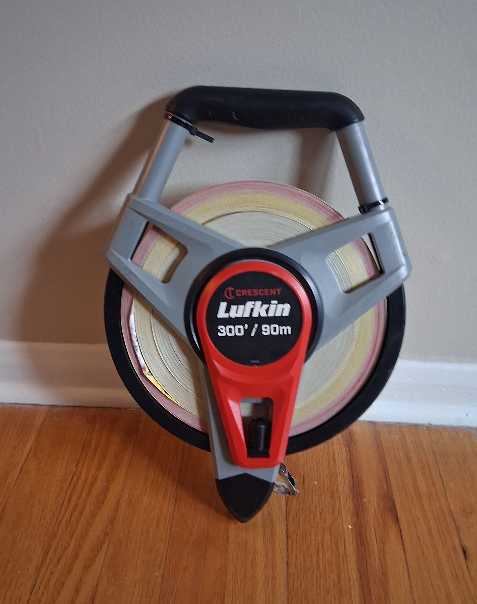 Crescent Lufkin 300ft / 90m Fiberglass Measuring Tape – Heavy Duty