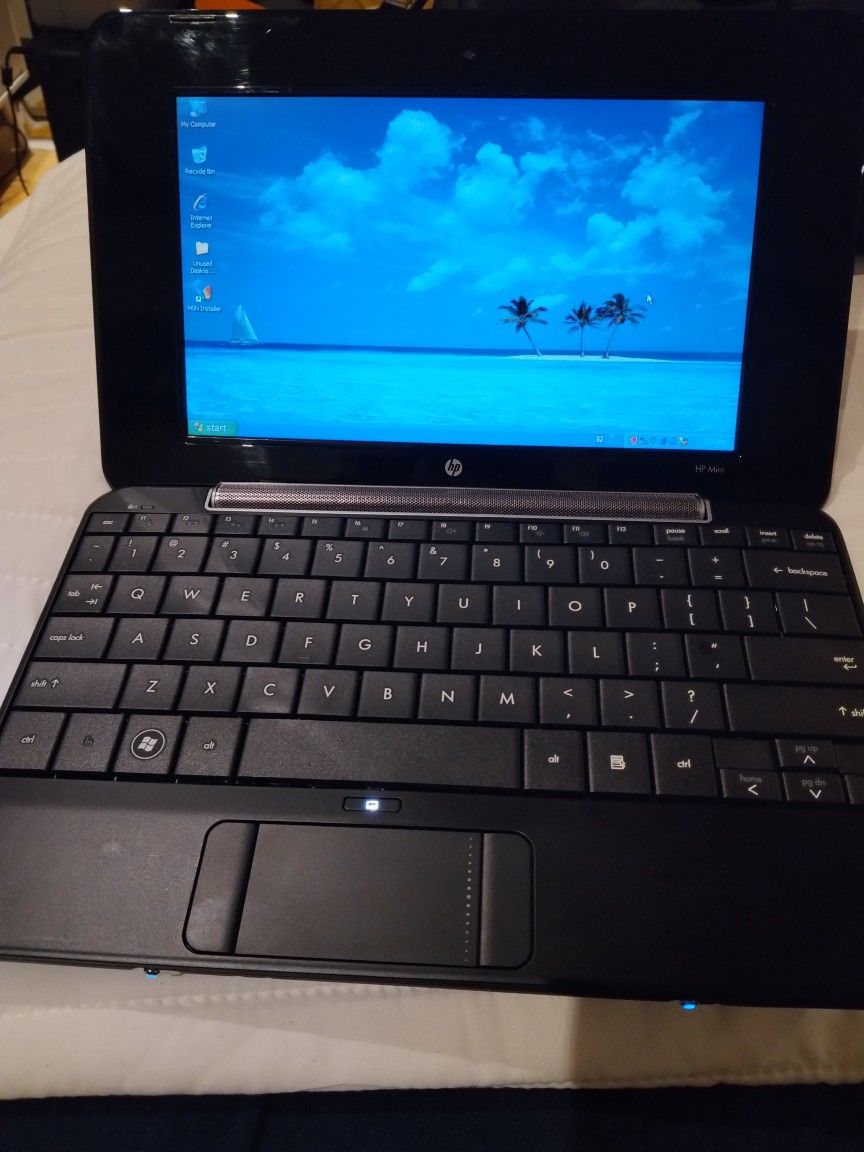 HP Mini 110-1116nr. This is a netbook, part of the HP Mini 1000 series. It features an 11.6-inch screen and a 16GB SSD