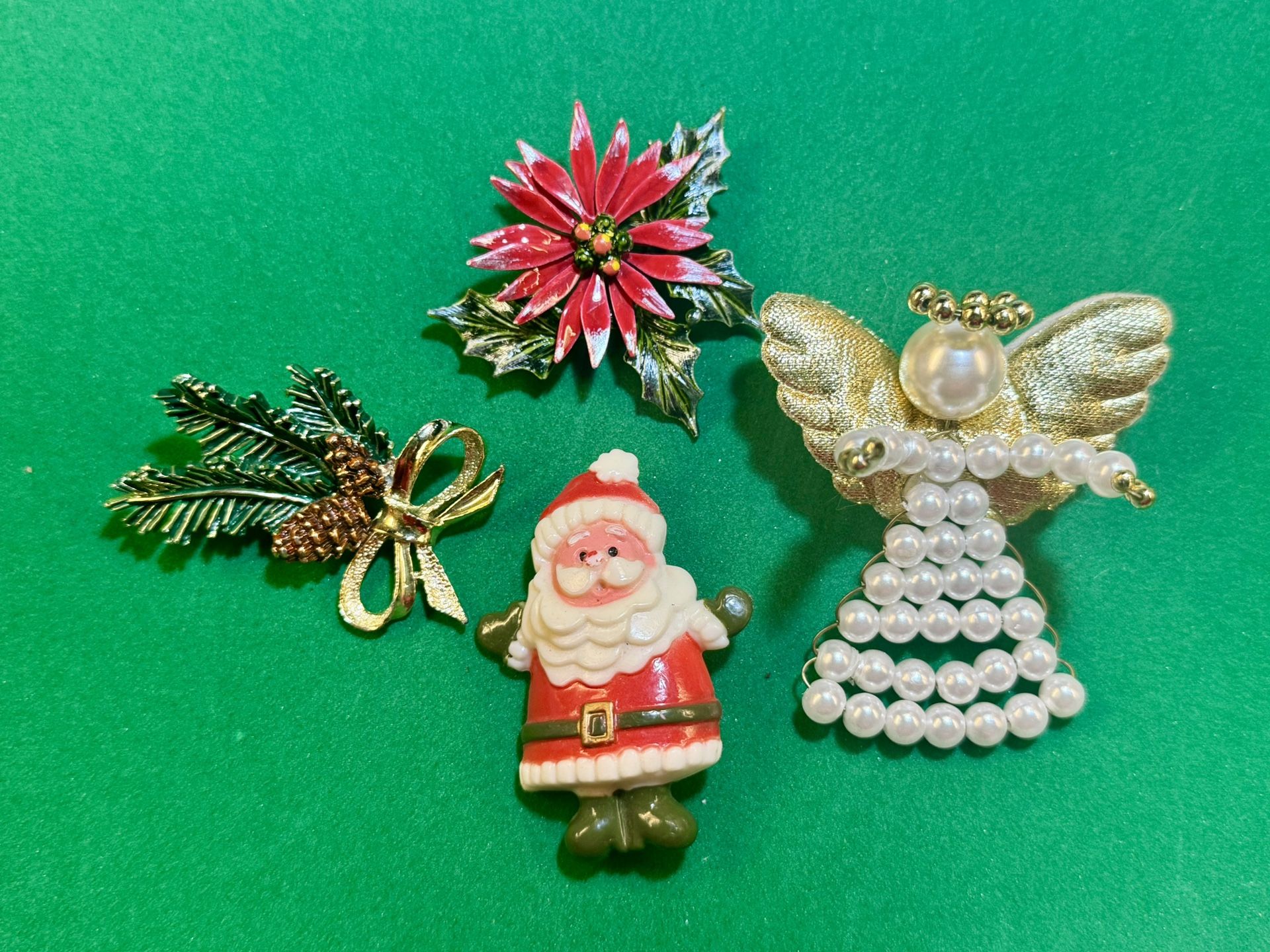 Vintage Christmas Jewelry