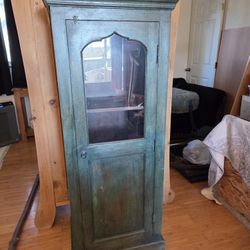 World Market Cabinet 