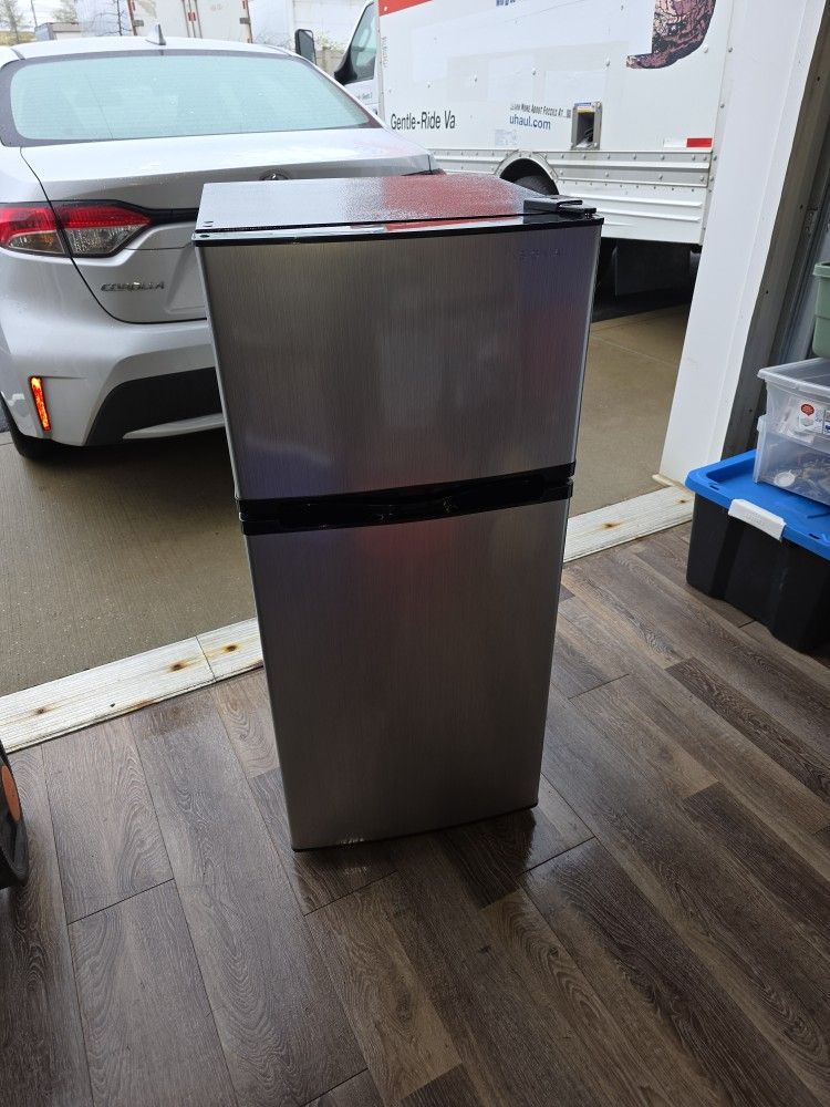 Insignia Fridge