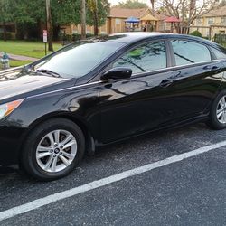 2013 Hyundai Sonata GLS – Black Sedan