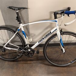 Novara Strada Road Bike 56cm (105  drivetrain)