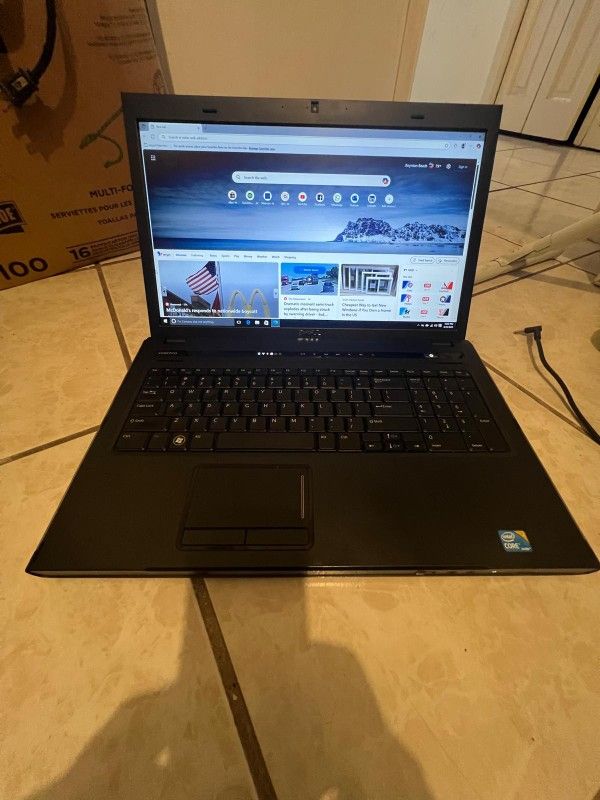 Dell Labtop Computer Windows 10 Pro 500 Gig Hard Drive And 4 Gigs Ram Wifi And Camera