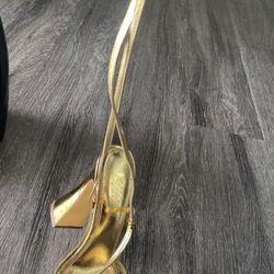 Gold Heels, Size 6