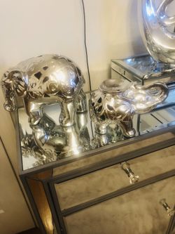 Silver set of elephant decor