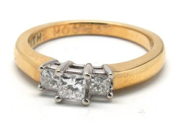 Ladies 14K Three-Diamond Engagement Ring