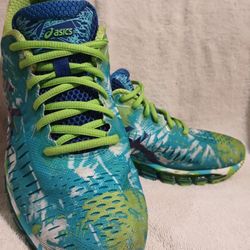 Women's Sneakers/Shoes