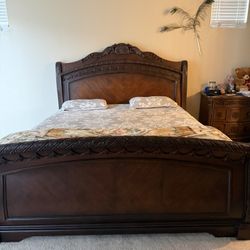 New Condition Bed King Size 