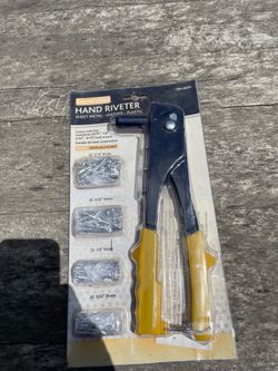 Hand riveter