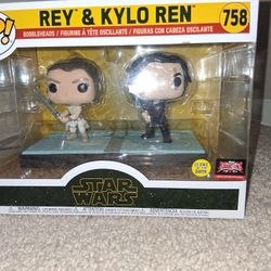 Funko Pop Set: Rey And Kylo Ren Glow In The Dark