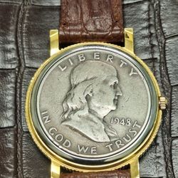 Reloj De Onbre Tiene Pila Excelemte Estado Las Monedas Son Plata.