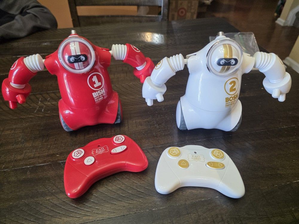 FAO SCHWARZ Robots