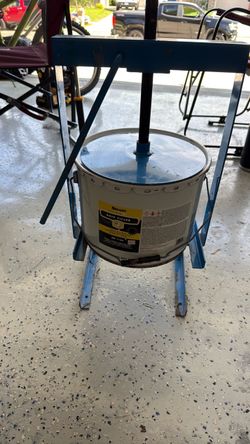 Smart Grip Filler Bucket with Mixing Stand