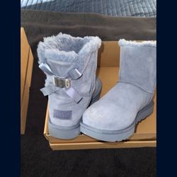 W Mini Bailey Ugg Metal Graphic 