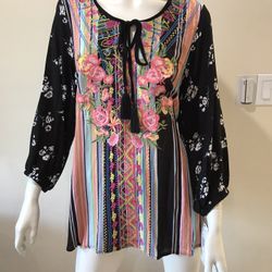 Calessa Women’s Embroidered Top/blouse /size M/nwt