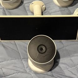 Google G3AL9 Nest Indoor/Outdoor Camera with Solar Panel Charger