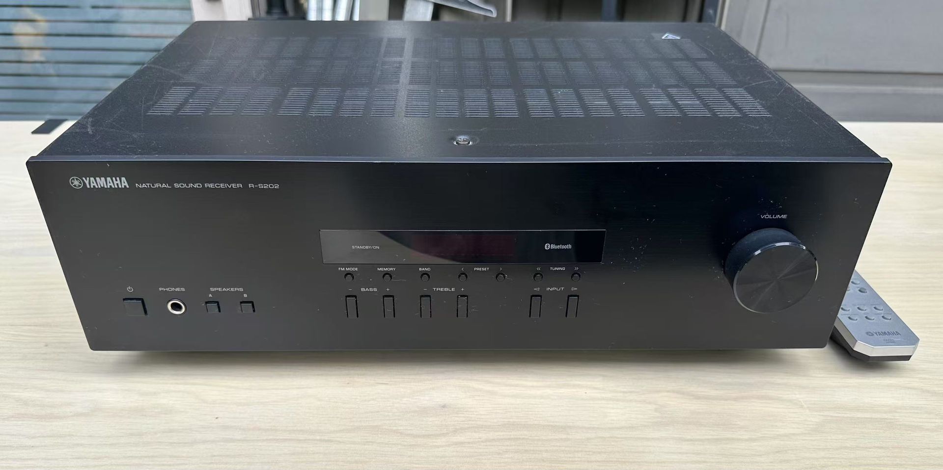Yamaha R-S202 Bluetooth Stereo Receiver