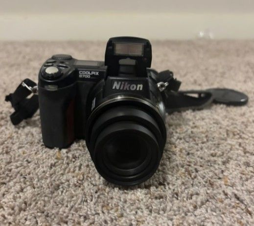 Nikon coolpix 8700