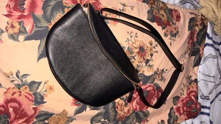 Black Leather Crescent Shoulder Bag