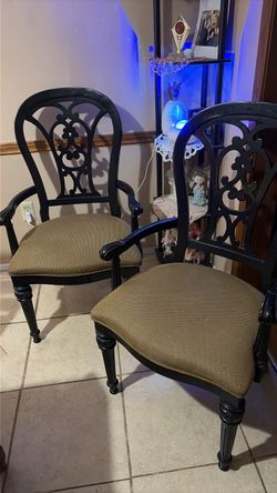 Set of 2 Elegant Dining Armchairs – Great Condition