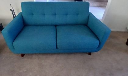 Couches And Accent Chairs