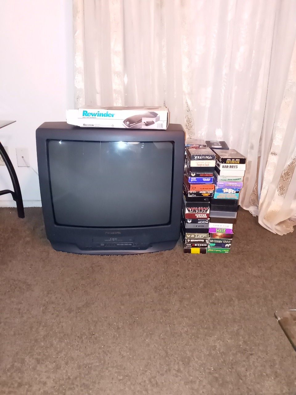 Panasanic VHS with 60 movies with the remote control $20