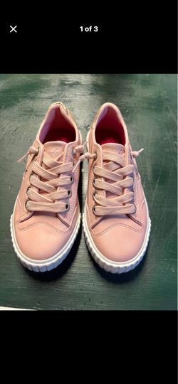 Girls shoes