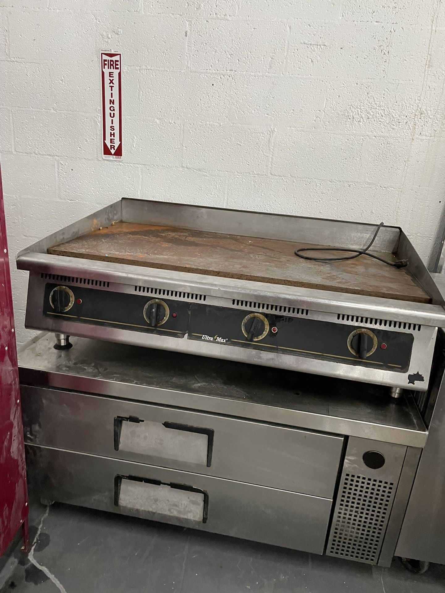 Electric Grilled 48 Ultra Max