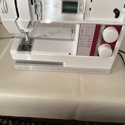 Husqvarna Viking sewing machine S2