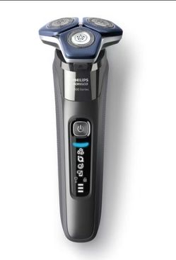 Philips Norelco 7000 Series Electric Shaver