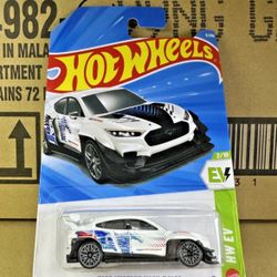 2026 Hot Wheels Mainline Case G Ford Mustang Mach-E 1400 Series HW EV