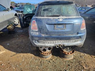 2011 MINI COOPER REAR HATCH LIFTGATE GATE.