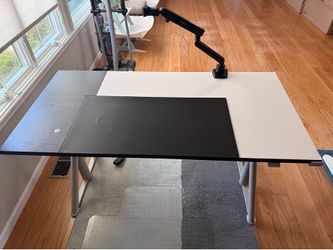 IKEA Electric Standing Desk + Monitor Mount Arm & Desk Pad