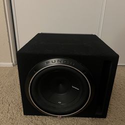 Rockford fosgate punch p2 10” with crunch 2100 amp
