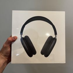 AirPods Pro Max Midnight Color
