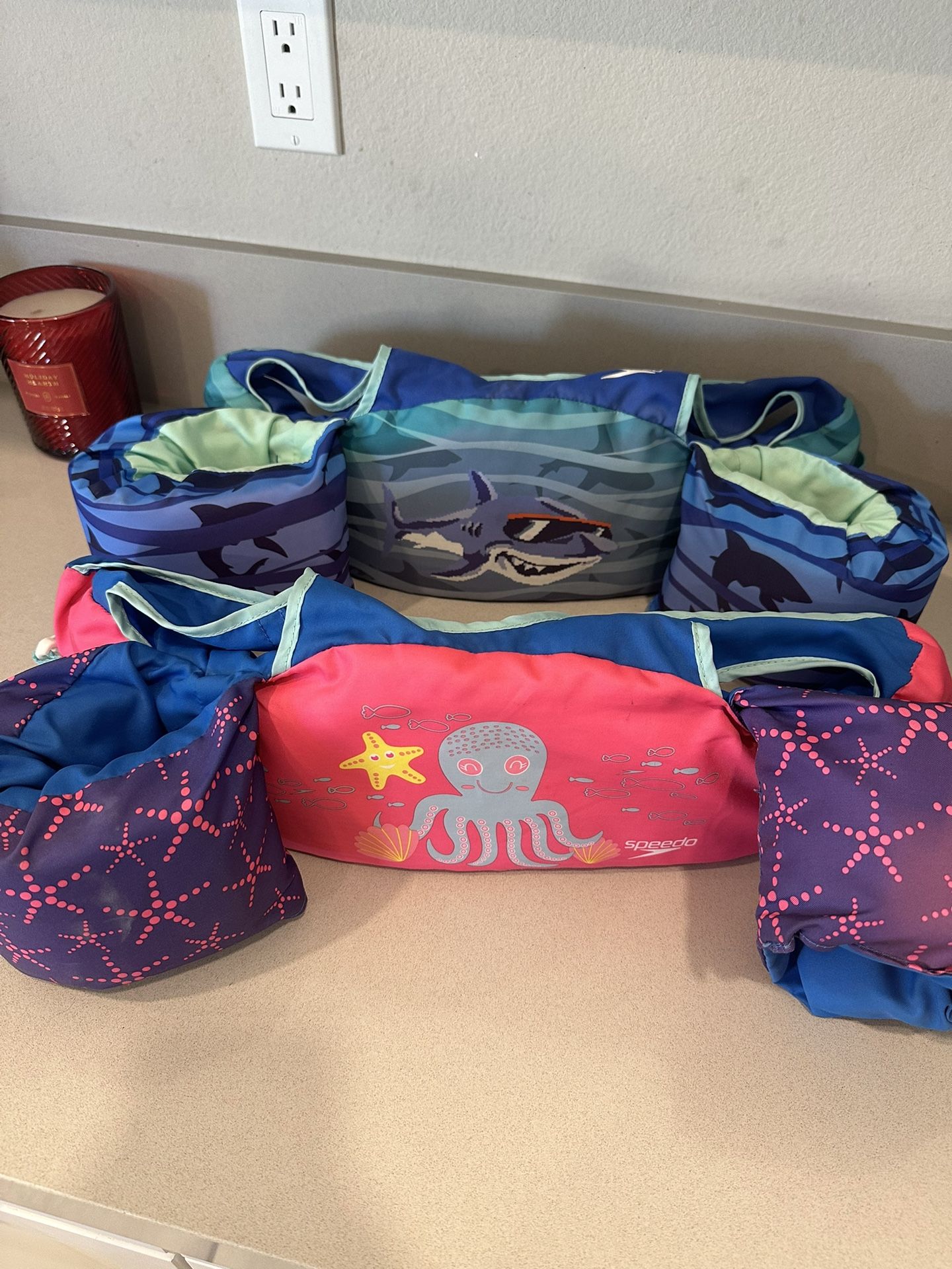 Kids Speedo Swim Vests (2)