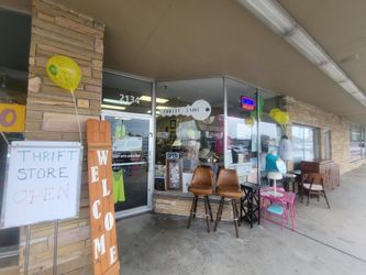 Re-Tags Orlando Thrift Shop...2134 W Colonial Drive Orlando fl 32804
tienda de segunda mano