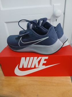 Nike Pegasus size 8.5 men