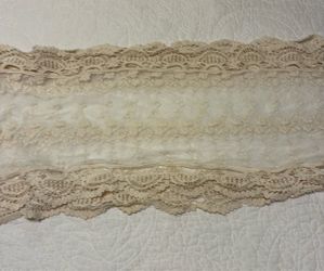 Vintage Cream Lace Trim Wrap/Scarf 68”