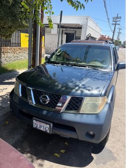 2007 Nissan Pathfinder • LE Sport Utility 4D