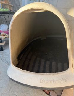 Petmate Outdoor Dog House